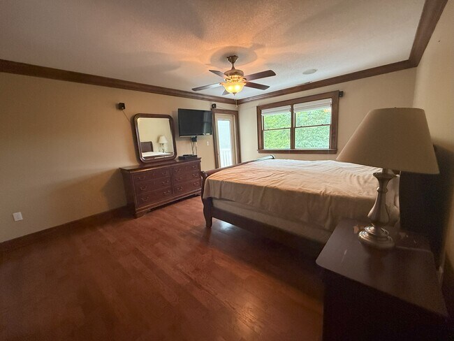 Building Photo - 22 Pear Tree Ln