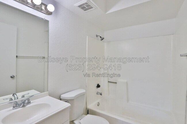 Building Photo - 1540 W Mercer Ln
