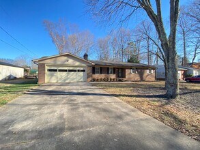 Building Photo - 3bed/2bath house on large lot with garage, Minutes from Hwy 73 and I-85, Close to Concord