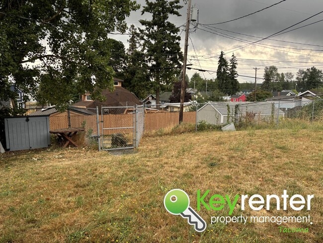 Building Photo - Charming Newly Remodeled Home
