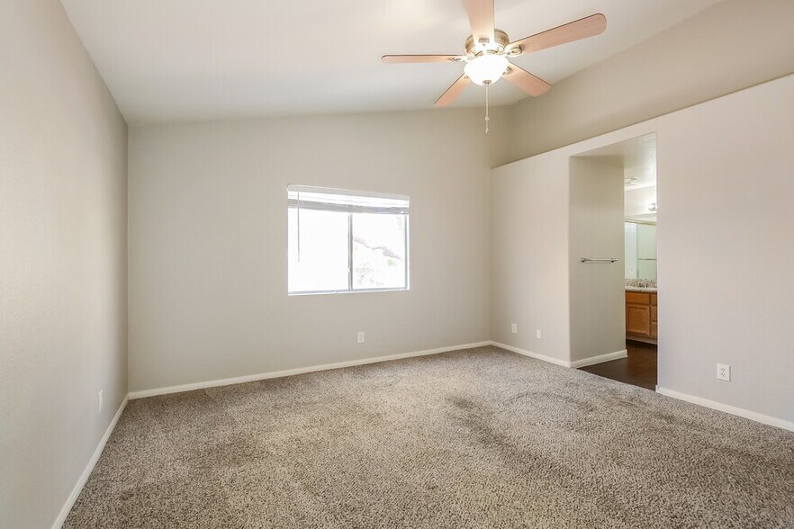 Building Photo - 3110 De Vinci Ct