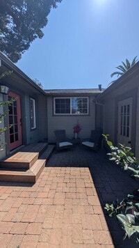 Building Photo - 402 Haydon St