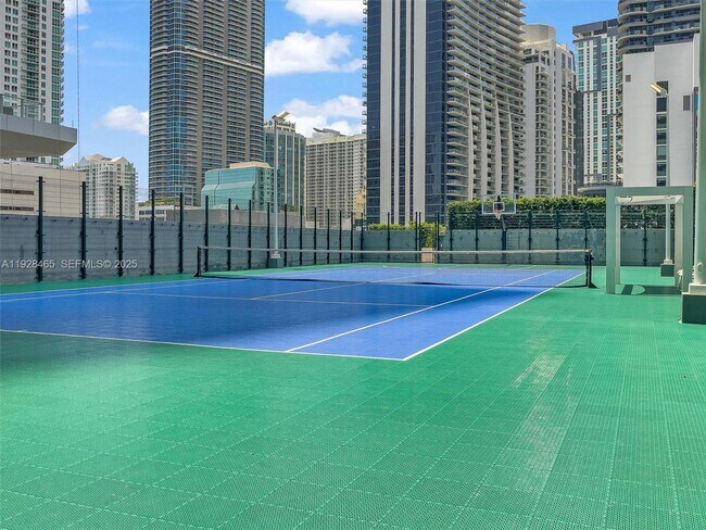 Building Photo - 801 S Miami Ave