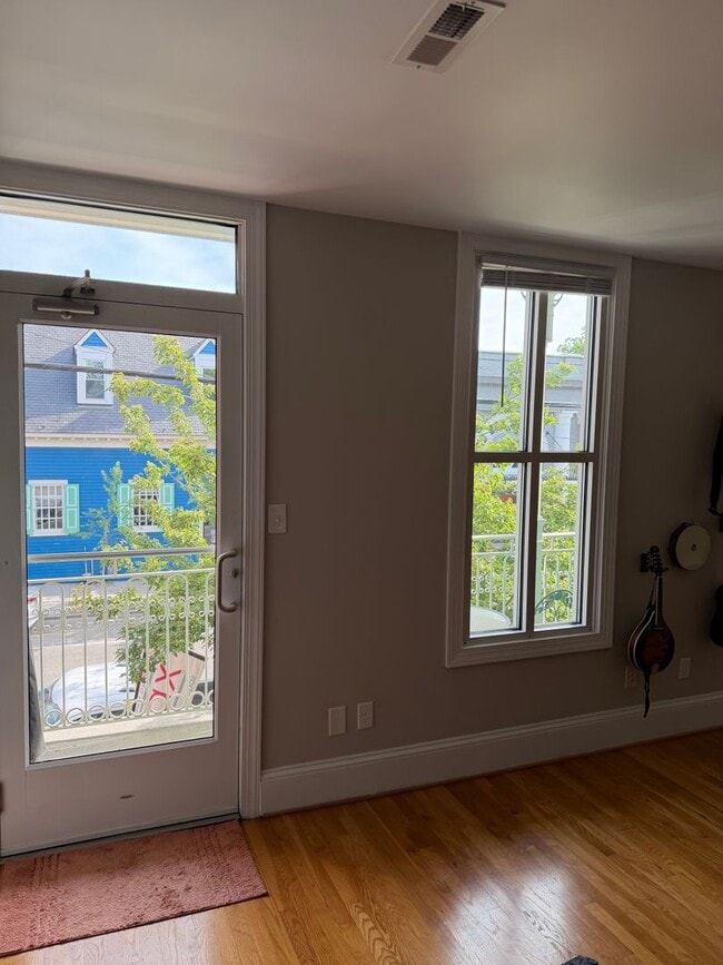 Building Photo - 1309 W Main St