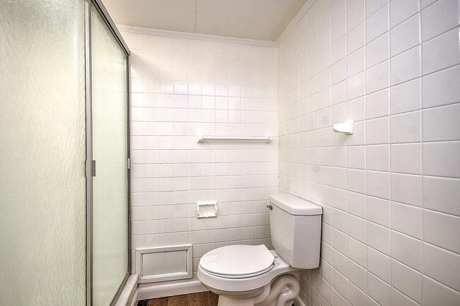 Building Photo - Renovated 3–4 Bedroom Home for Rent | 2,700+ Sq Ft | Bristol TN