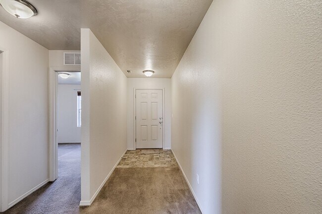 Building Photo - 1052 N Star Bright Ln