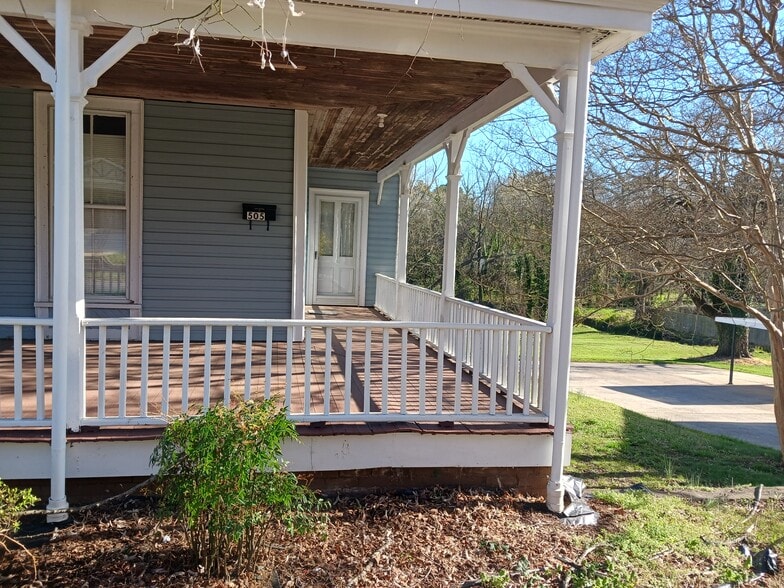 Entrance - 505 W Front St