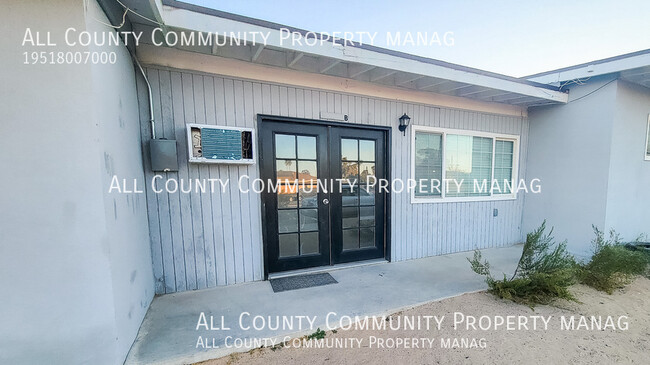 Building Photo - Move in Ready Studio in Twentynine Palms!