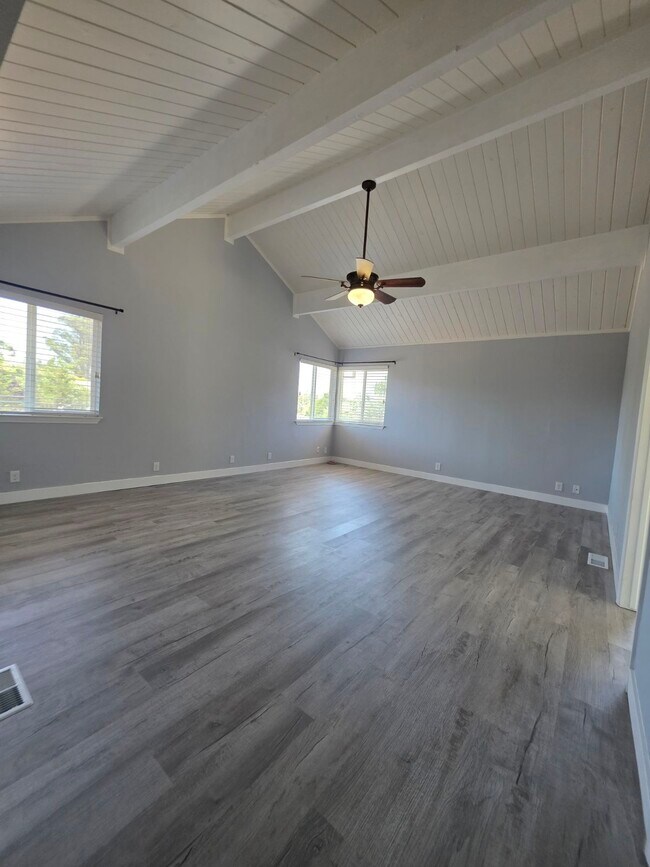 Building Photo - 780 W Cotati Ave