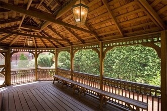 Building Photo - 144 Cabot St