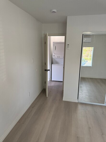 Building Photo - 631 N Brierwood Ave