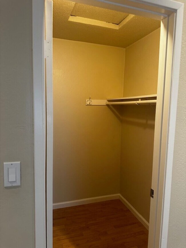 Building Photo - Beautifully remodeled 2 bedroom & 1 bath unit in the heart of Concord