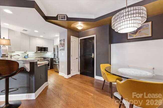 Building Photo - 401 N Church St