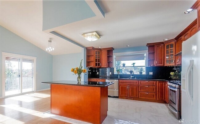 Building Photo - 4216 S Eddy St