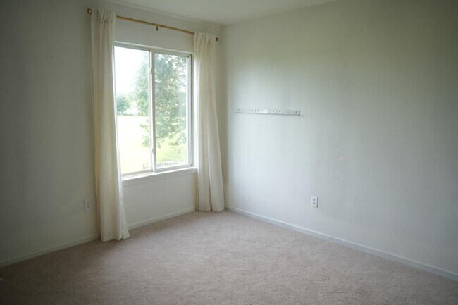 Building Photo - 22115 Pasadena Ln