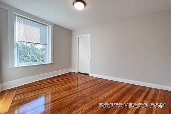 Building Photo - 278 Cabot St