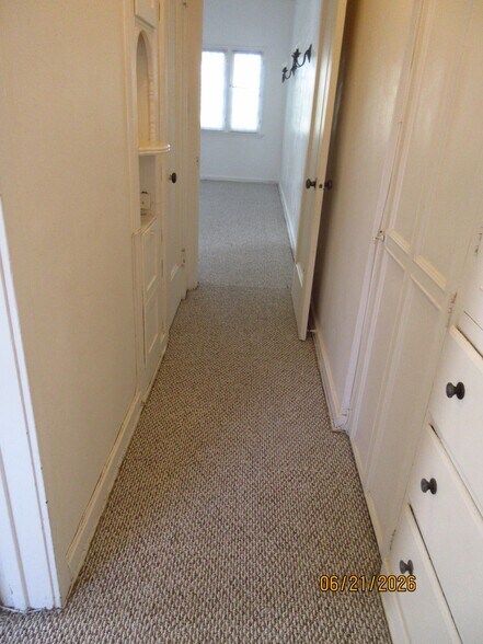 HALL OF CLOSETS - 4911 Dockweiler St