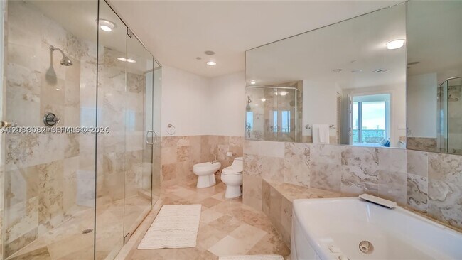 Building Photo - 1455 Ocean 902