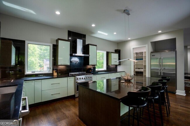 Building Photo - 1099 Vista Trail NE