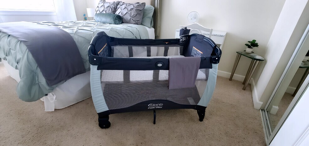 Building Photo - 911 Pacific Ave