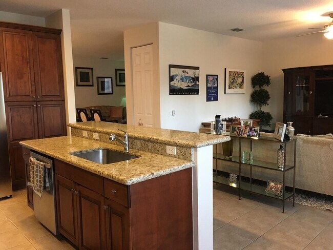 Building Photo - 8845 Sandy Crest Ln