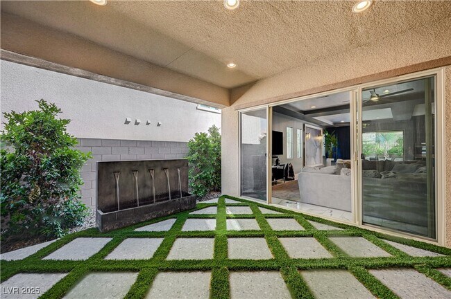 Building Photo - 3943 Reyes Ave