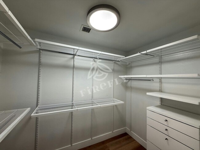 Building Photo - 6100 W Audrey Ln