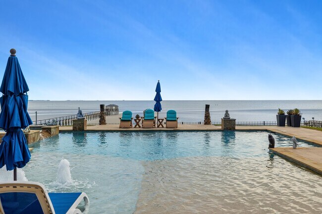 Primary Photo - 12734 Tri City Beach Rd