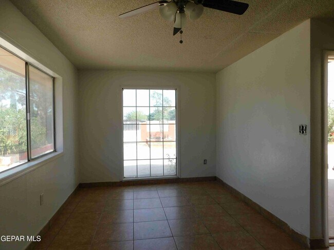 Building Photo - 14930 Karen Kay Dr