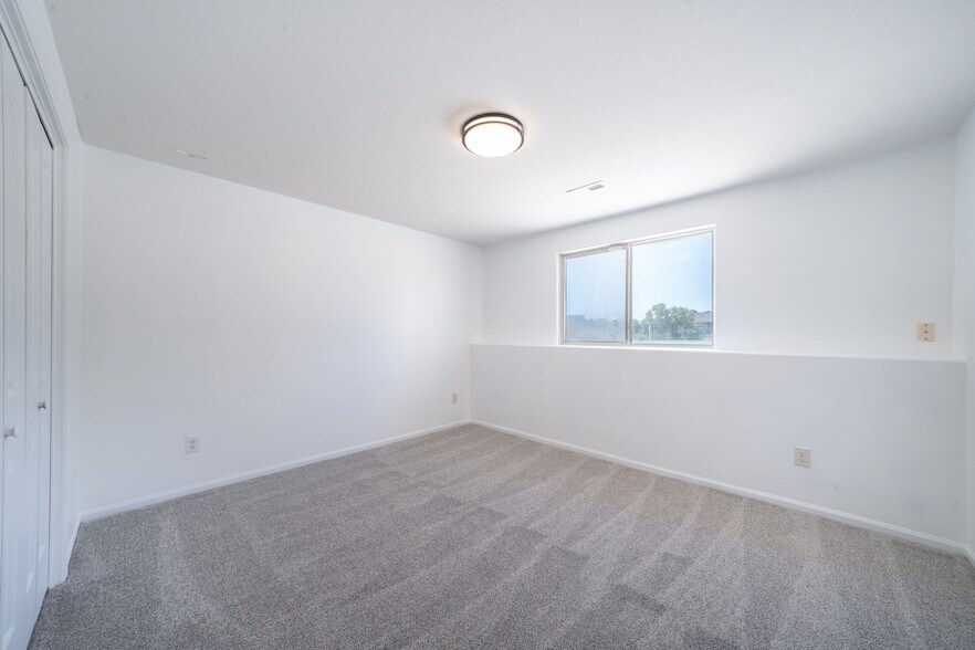 Building Photo - 14011 E Watson St