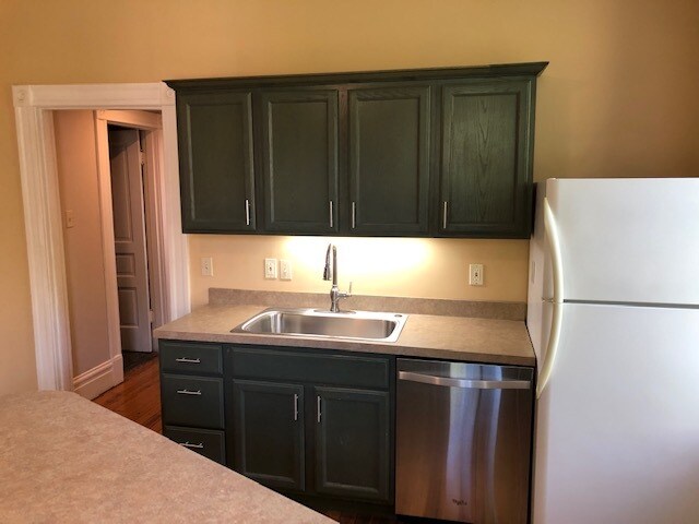 Building Photo - 3414 Salena St