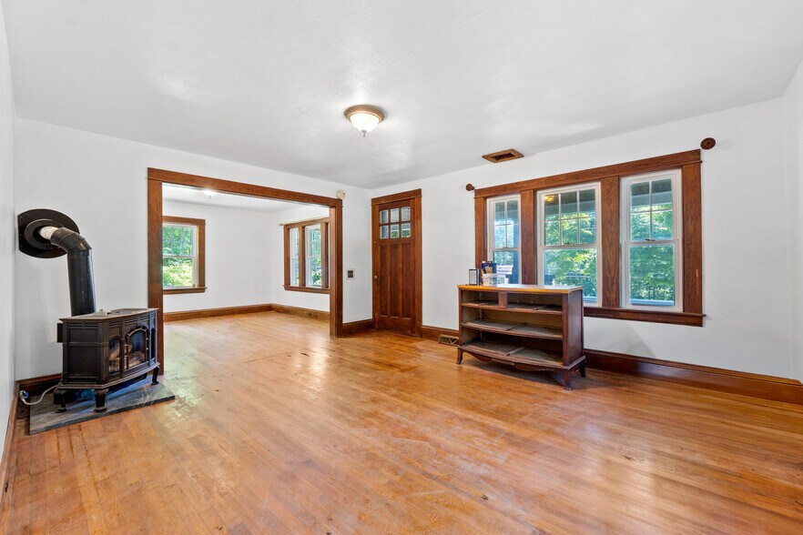 Building Photo - 15 Sherburne Rd