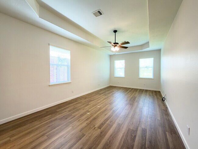 Building Photo - 2802 Ridgeglen Ln