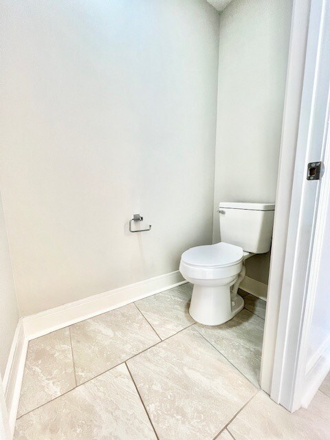 Building Photo - 165 Pommel St