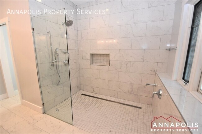 Building Photo - 90 Avondale Cir