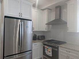 Building Photo - 262 Rutledge Ave