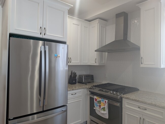 Building Photo - 262 Rutledge Ave