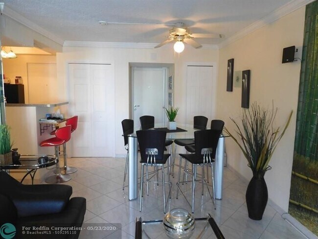 Building Photo - 121 Golden Isles Dr