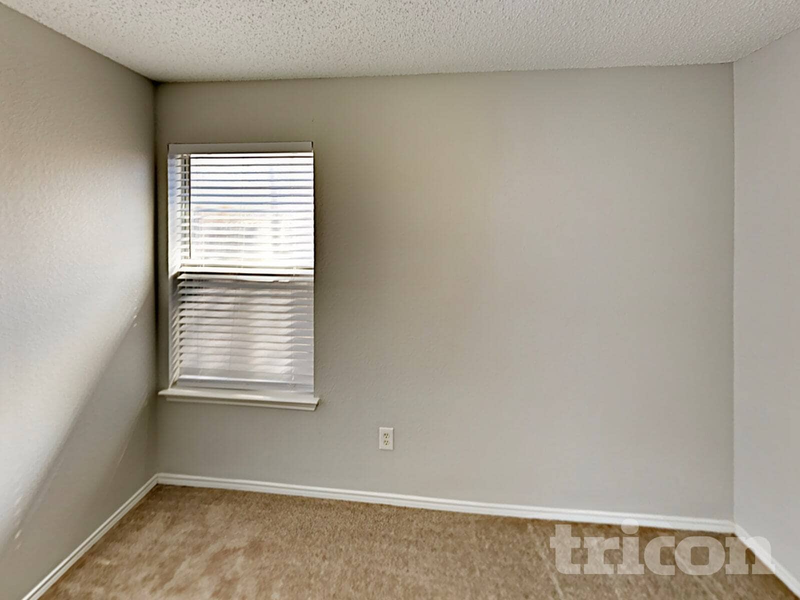 Building Photo - 10525 Flamewood Dr