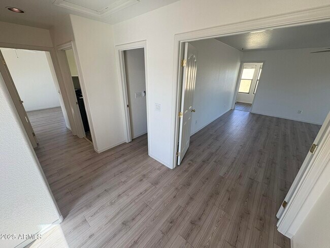 Building Photo - 7709 S 63rd Dr