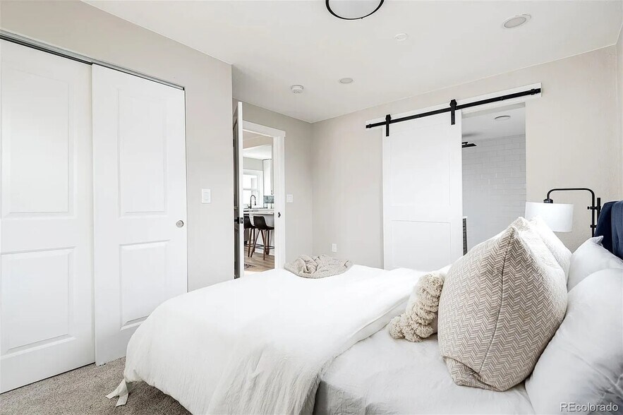 Building Photo - 645 Newton St