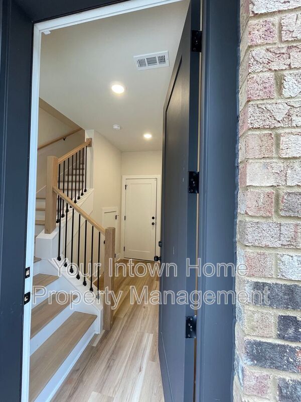 Building Photo - 1133 Kinght Walk