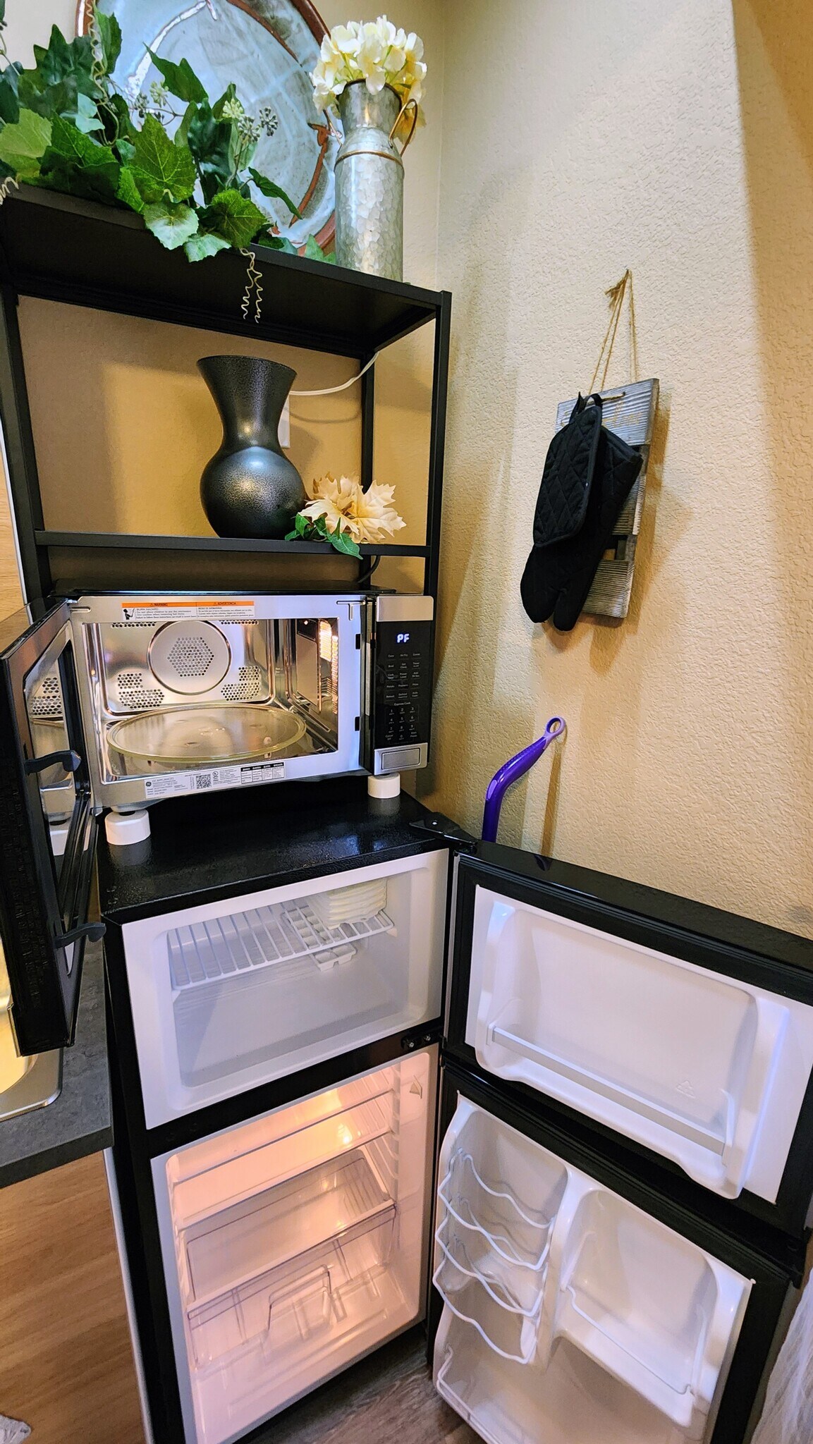 Building Photo - 371 Cardinal Ave