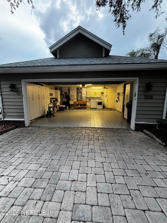 Building Photo - 109 Bay Hill Ct
