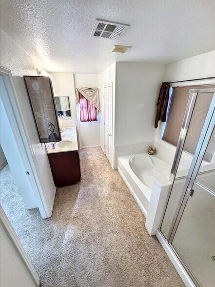 Building Photo - 6725 Yellowhammer Pl