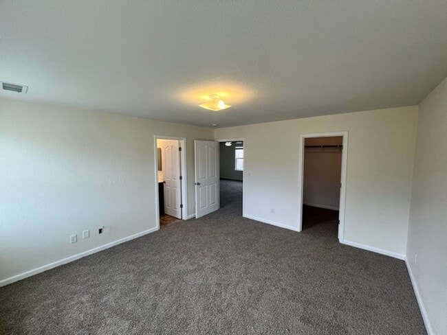 Building Photo - Four Bedroom South Reno Two Story Home with Washer/Dryer