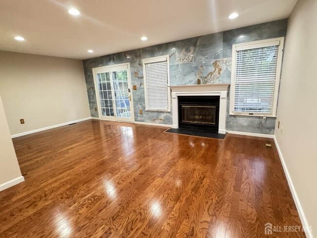 Building Photo - 22 Briarwood Ct