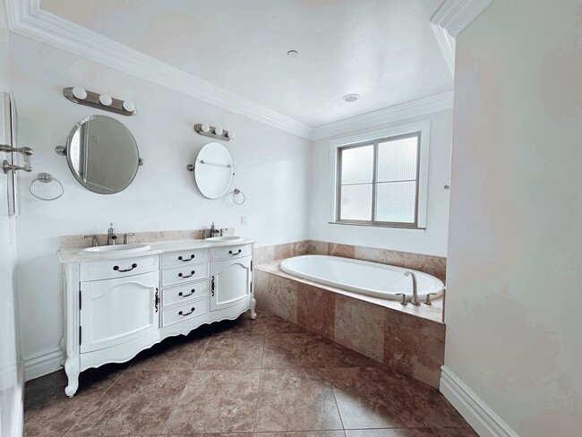 Building Photo - Gorgeous Custom Home in Carlsbad - 1 Mile ...