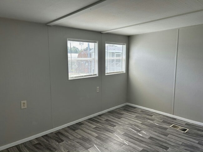 Building Photo - 17031 US-301