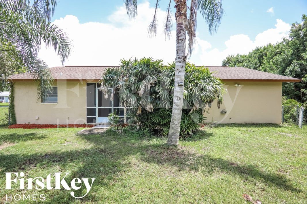 Building Photo - 964 Roseway Terrace NW